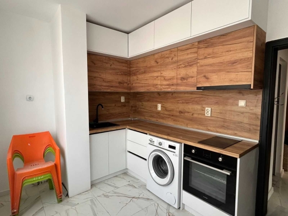 Дава се под наем Четиристаен апартамент в Асеновград - 88 кв.м за 398.82 € - Снимка #1