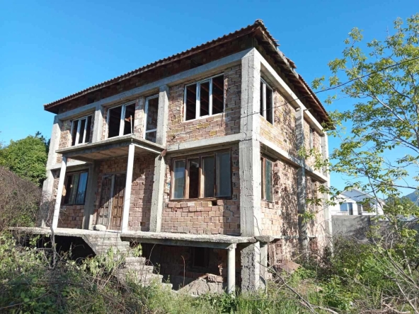 Къща в с. Голямо Дряново, Област Стара Загора - 200 кв.м за 383 €/кв.м - Снимка #1