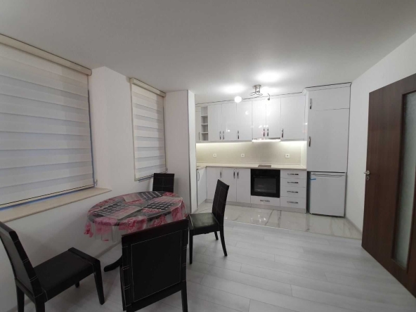 Дава се под наем Тристаен апартамент в Пловдив, Мараша - 100 кв.м за 498.27 € - Снимка #1