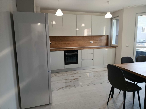 Дава се под наем Двустаен апартамент в Варна, Трошево - 65 кв.м за 448.8 € - Снимка #1