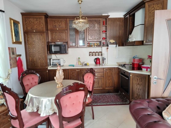 Двустаен апартамент в Варна, Гръцка махала - 69 кв.м за 4566 €/кв.м - Снимка #1