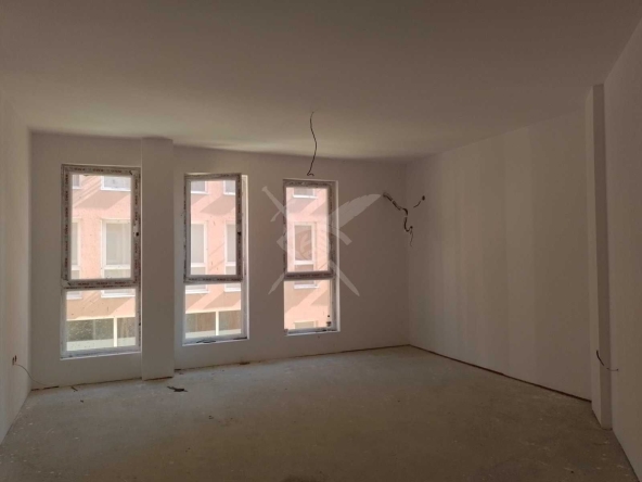 Двустаен апартамент в к.к. Слънчев бряг - 58 кв.м за 343 €/кв.м - Снимка #1