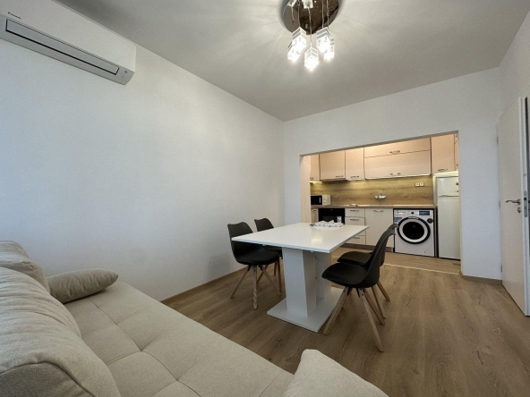 Дава се под наем Тристаен апартамент в Варна, Спортна зала - 90 кв.м за 947.58 € - Снимка #1