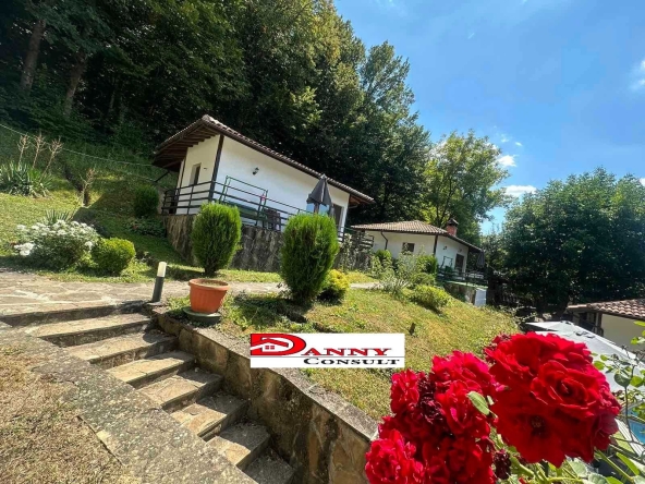 Къща в Априлци - 250 кв.м за 1060 €/кв.м - Снимка #1