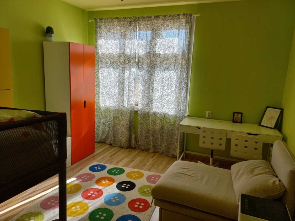 Дава се под наем Къща в Елин Пелин - 100 кв.м за 498.27 € - Снимка #1