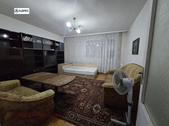 Тристаен апартамент в Плевен, Идеален център - 105 кв.м за 826 €/кв.м - Снимка #1