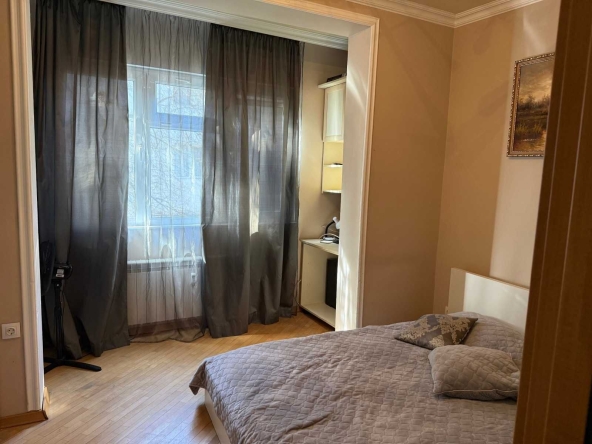 Четиристаен апартамент в София, Иван Вазов - 128 кв.м за 2729 €/кв.м - Снимка #1