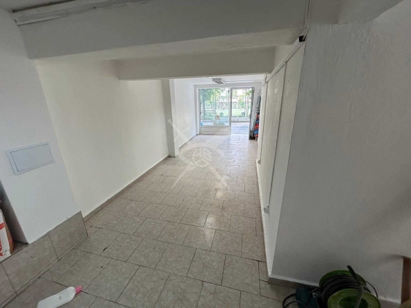 Офис в Бургас, Възраждане - 65 кв.м за 813 €/кв.м - Снимка #1