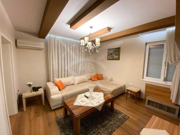 Дава се под наем Къща в с. Марково, Област Пловдив - 300 кв.м за 1795.2 € - Снимка #1