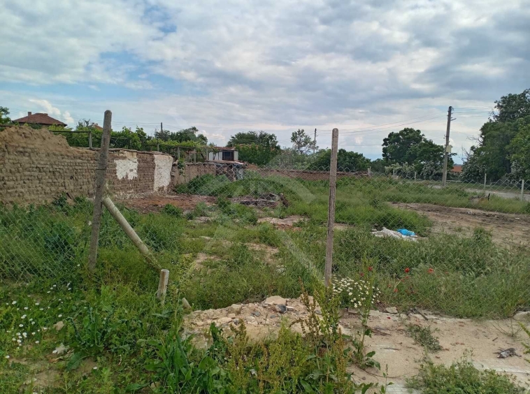 Парцел в с. Иван Вазово, Област Пловдив - 878 кв.м за 16 €/кв.м - Снимка #1