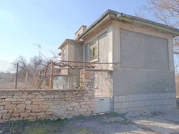 Къща в с. Каменяк, Област Шумен - 50 кв.м за 174 €/кв.м - Снимка #1