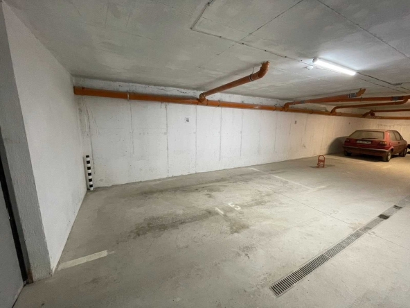 Дава се под наем Гараж / Паркомясто в София, Дървеница - 15 кв.м за 114.24 € - Снимка #1