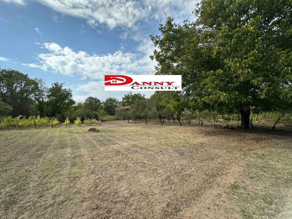 Парцел в Велико Търново, Акация - 1500 кв.м за 12 €/кв.м - Снимка #1