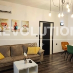 Дава се под наем Тристаен апартамент в Варна, Център - 100 кв.м за 698.19 € - Снимка #1