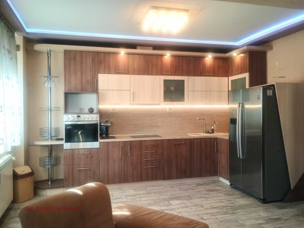 Четиристаен апартамент в София, Оборище - 109 кв.м за 1867 €/кв.м - Снимка #1
