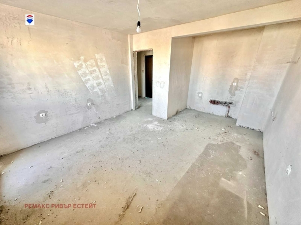 Двустаен апартамент в Русе, Дружба 3 - 71 кв.м за 603 €/кв.м - Снимка #1