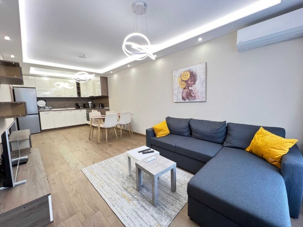 Дава се под наем Двустаен апартамент в Бургас, Братя Миладинови - 65 кв.м за 663 € - Снимка #1