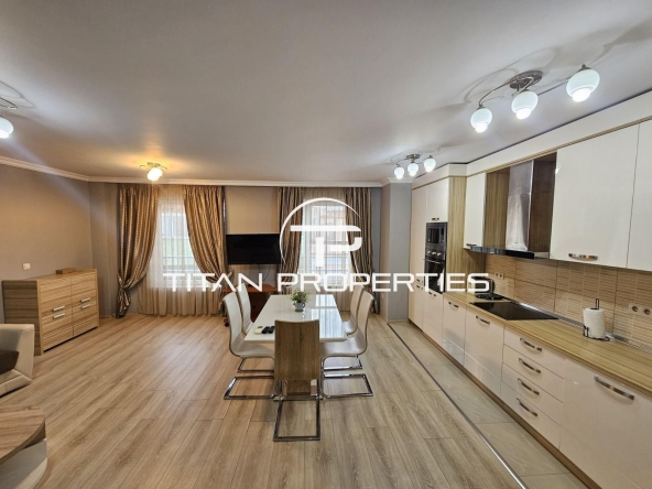 Дава се под наем Двустаен апартамент в Бургас, Център - 80 кв.м за 747.66 € - Снимка #1