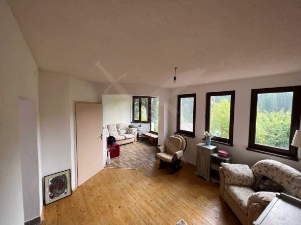 Къща в с. Стойките, Област Смолян - 300 кв.м за 360 €/кв.м - Снимка #1