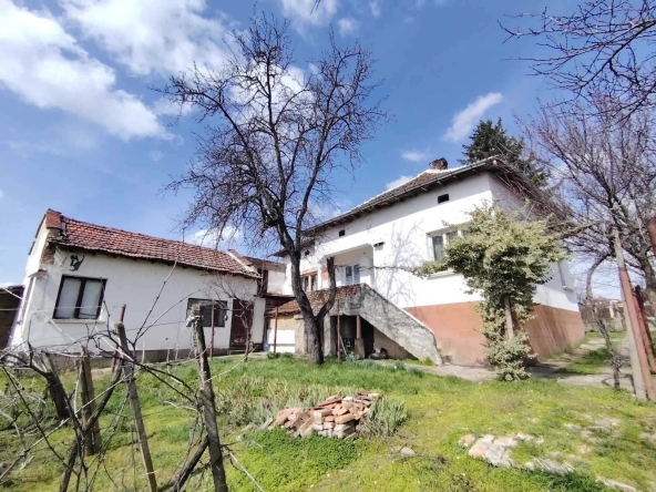 Къща в Козлодуй - 233 кв.м за 263 €/кв.м - Снимка #1