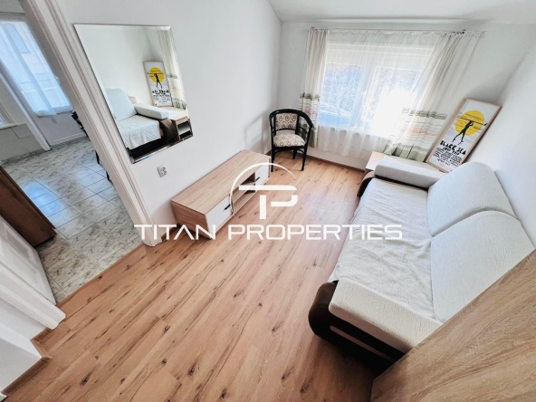 Дава се под наем Тристаен апартамент в Бургас, Център - 70 кв.м за 428.91 € - Снимка #1