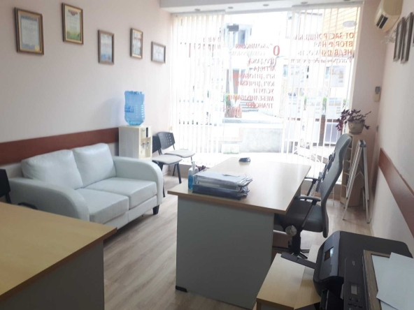 Офис в Несебър - 33 кв.м за 928 €/кв.м - Снимка #1