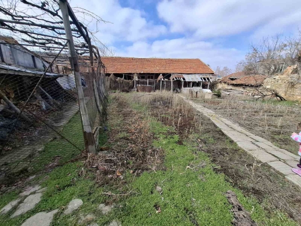 Къща в с. Добровница, Област Пазарджик - 104 кв.м за 329 €/кв.м - Снимка #1