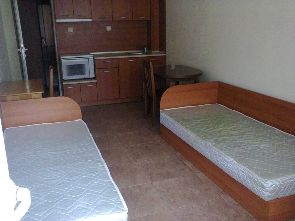 Дава се под наем Едностаен апартамент в Варна, Базар Левски - 28 кв.м за 278.97 € - Снимка #1