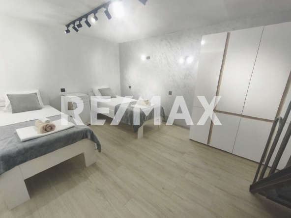 Дава се под наем Тристаен апартамент в Варна, Център - 75 кв.м за 687.99 € - Снимка #1