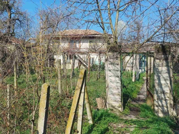 Къща в Шумен, Пазара - 100 кв.м за 281 €/кв.м - Снимка #1