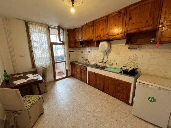 Дава се под наем Двустаен апартамент в Казанлък - 65 кв.м за 248.88 € - Снимка #1