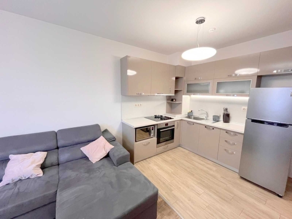 Дава се под наем Тристаен апартамент в София, Кръстова вада - 85 кв.м за 747.66 € - Снимка #1