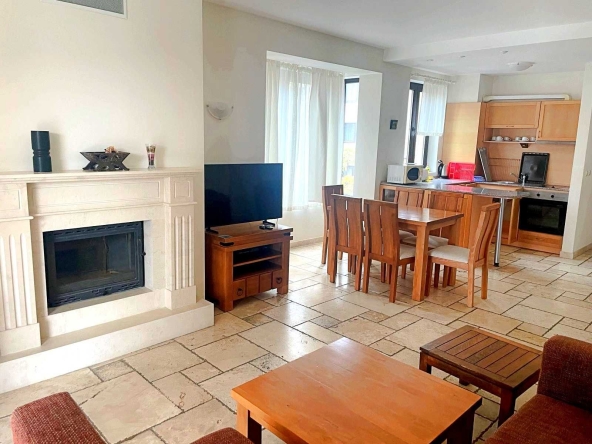 Тристаен апартамент в с. Топола, Област Добрич - 134 кв.м за 419 €/кв.м - Снимка #1