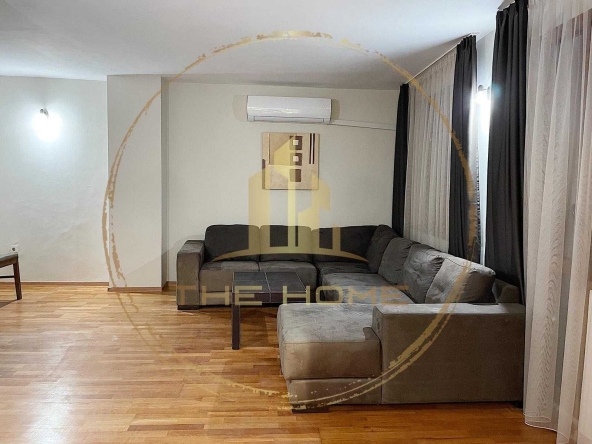 Дава се под наем Многостаен апартамент в Варна, Център - 135 кв.м за 797.64 € - Снимка #1