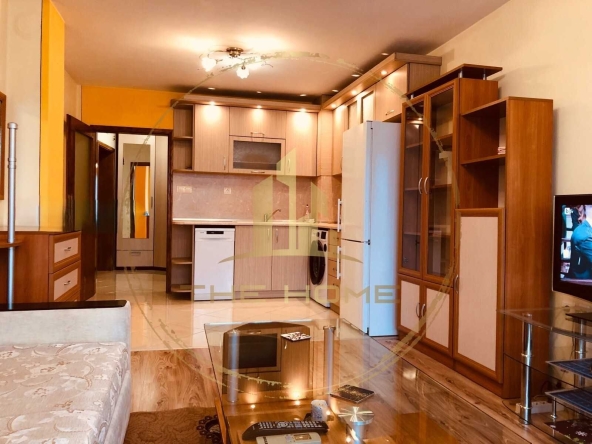 Дава се под наем Двустаен апартамент в Варна, Цветен квартал - 66 кв.м за 458.49 € - Снимка #1