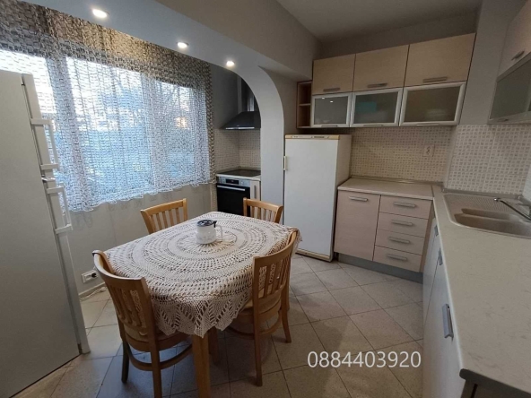Двустаен апартамент в Варна, Център - 61 кв.м за 1329 €/кв.м - Снимка #1
