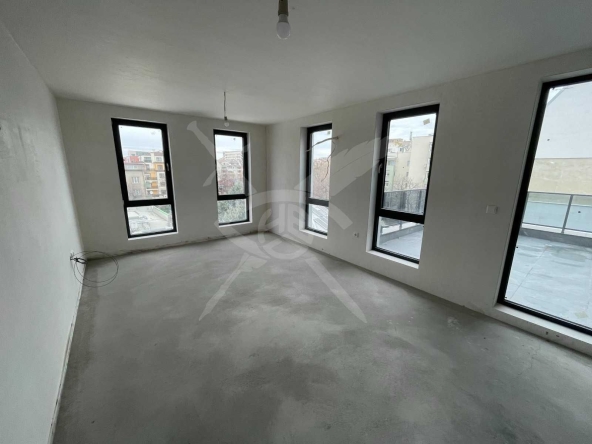 Тристаен апартамент в Пловдив, Христо Смирненски - 155 кв.м за 918 €/кв.м - Снимка #1