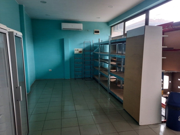 Дава се под наем Магазин в Велико Търново, Акация - 45 кв.м за 255 € - Снимка #1