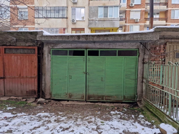 Гараж / Паркомясто в Монтана, Идеален център - 18 кв.м за 567 €/кв.м - Снимка #1