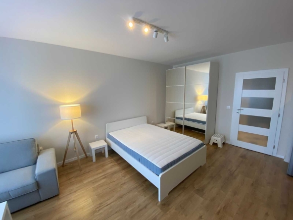 Дава се под наем Едностаен апартамент в София, Младост 4 - 42 кв.м за 418.71 € - Снимка #1