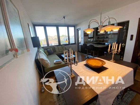 Тристаен апартамент в Пловдив, Център - 90 кв.м за 2767 €/кв.м - Снимка #1