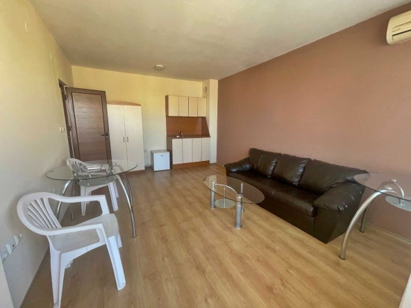 Двустаен апартамент в к.к. Слънчев бряг - 68 кв.м за 524 €/кв.м - Снимка #1