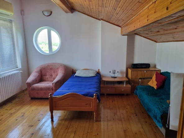 Дава се под наем Къща в Банкя - 140 кв.м за 747.66 € - Снимка #1