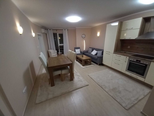 Дава се под наем Тристаен апартамент в София, Люлин - център - 90 кв.м за 663 € - Снимка #1