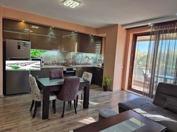 Тристаен апартамент в Пловдив, Кършияка - 102 кв.м за 1075 €/кв.м - Снимка #1