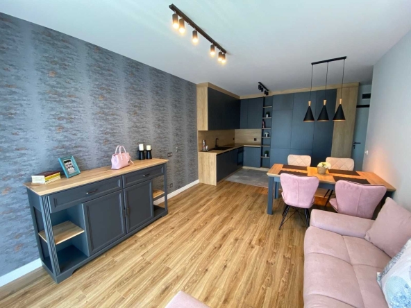 Дава се под наем Тристаен апартамент в София, Христо Ботев - 95 кв.м за 498.27 € - Снимка #1