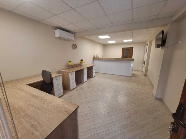 Дава се под наем Офис в Габрово, Център - 98 кв.м за 199.41 € - Снимка #1