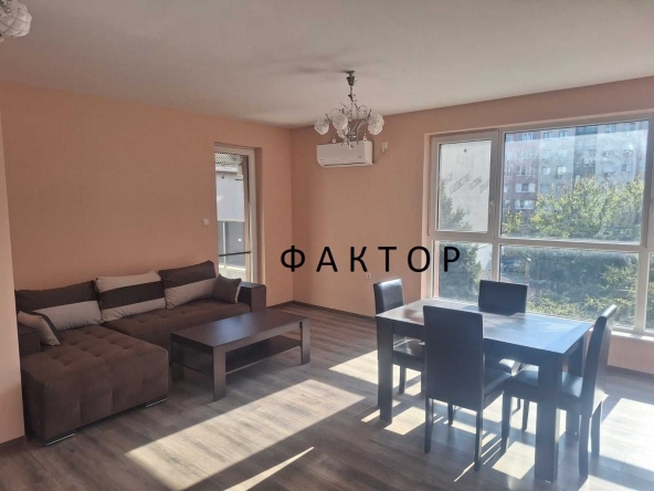 Дава се под наем Тристаен апартамент в Пловдив, Център - 110 кв.м за 600 € - Снимка #1