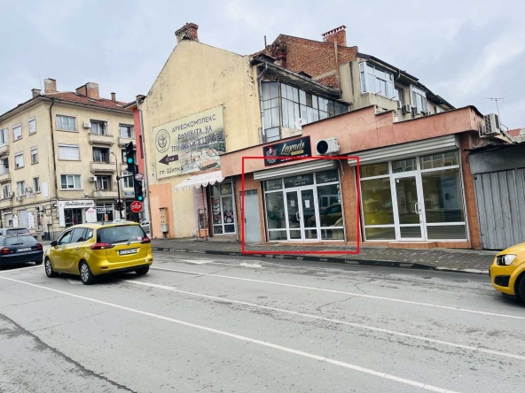 Дава се под наем Магазин в Казанлък - 30 кв.м за 248.88 € - Снимка #1