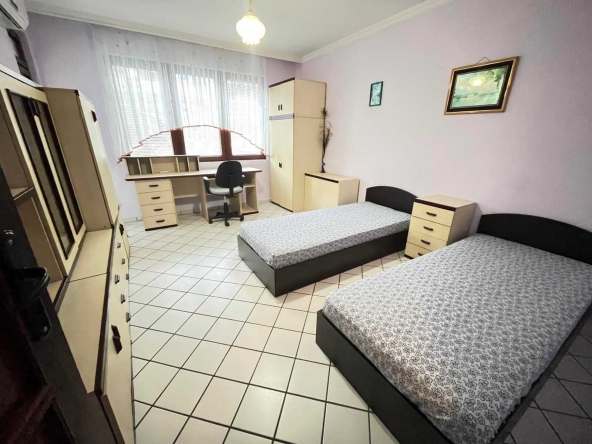 Дава се под наем Тристаен апартамент в Бургас, Възраждане - 103 кв.м за 448.8 € - Снимка #1